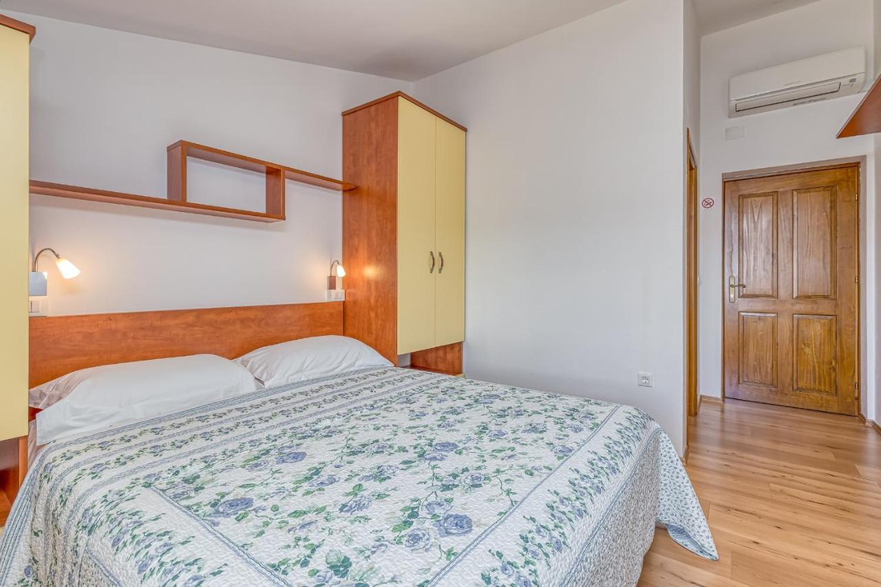 La Quiete B&B โลเวร็ตชิกา ภายนอก รูปภาพ